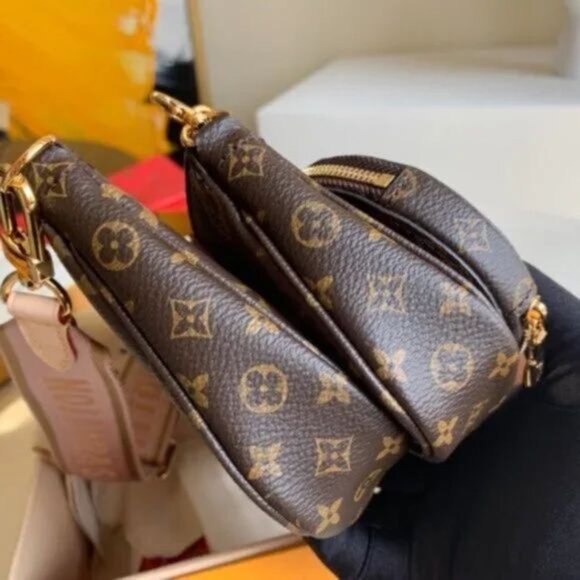 LOUIS VUITTON Rose Claire Monogram Canvas Multi Pochette - Picture 5 of 7